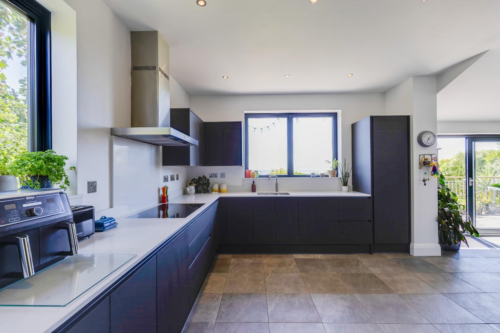 111 Fontygary Road, Rhoose, Barry, Vale Of Glamorgan, CF62 3DU